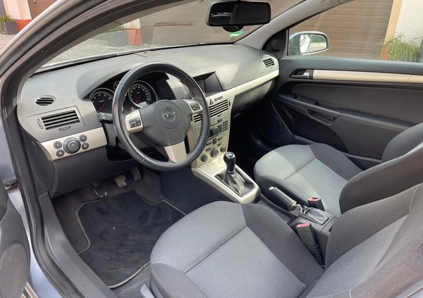 Opel Astra cena 7900 przebieg: 190000, rok produkcji 2007 z Pyskowice małe 67